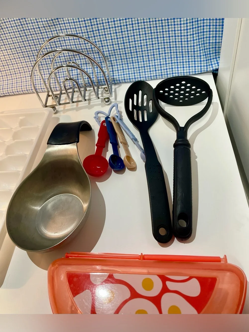 Kitchen Utensil & Accessory Bundle – OGGI, Rubbermaid, Prestige, Dolly Parton